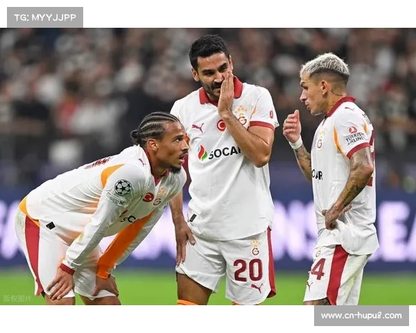 伊卡尔迪点球破门后亲吻队徽,回应转会传闻