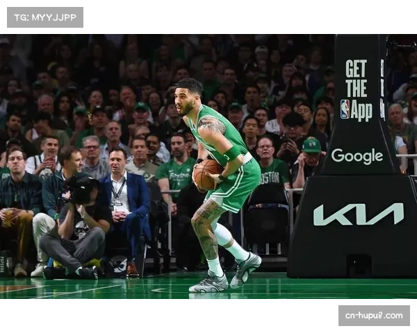 实时:塔图姆执行关键罚球,凯尔特人主场瞬间寂静 实时:塔图姆执行关键罚球,凯尔特人主场瞬间寂静