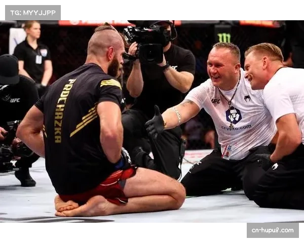 UFC 327选址迈阿密凯塞亚中心，轻重量级空缺冠军战领衔阵容